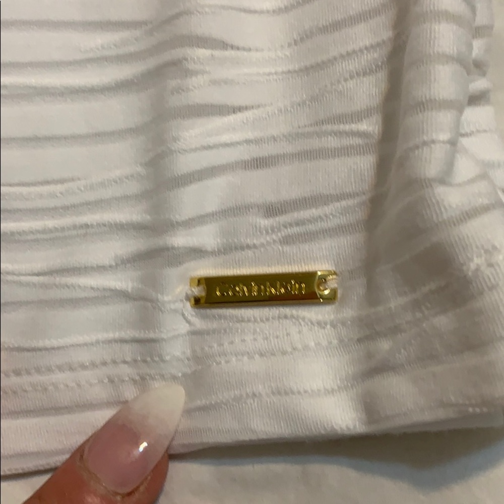 🐝 Calvin Klein Tee - Picture 3 of 7